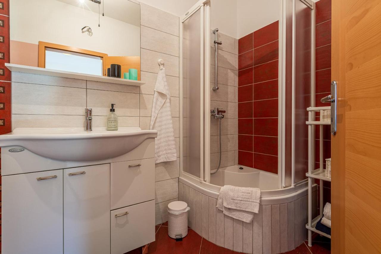 Apartment Brgacelj Kali Ngoại thất bức ảnh